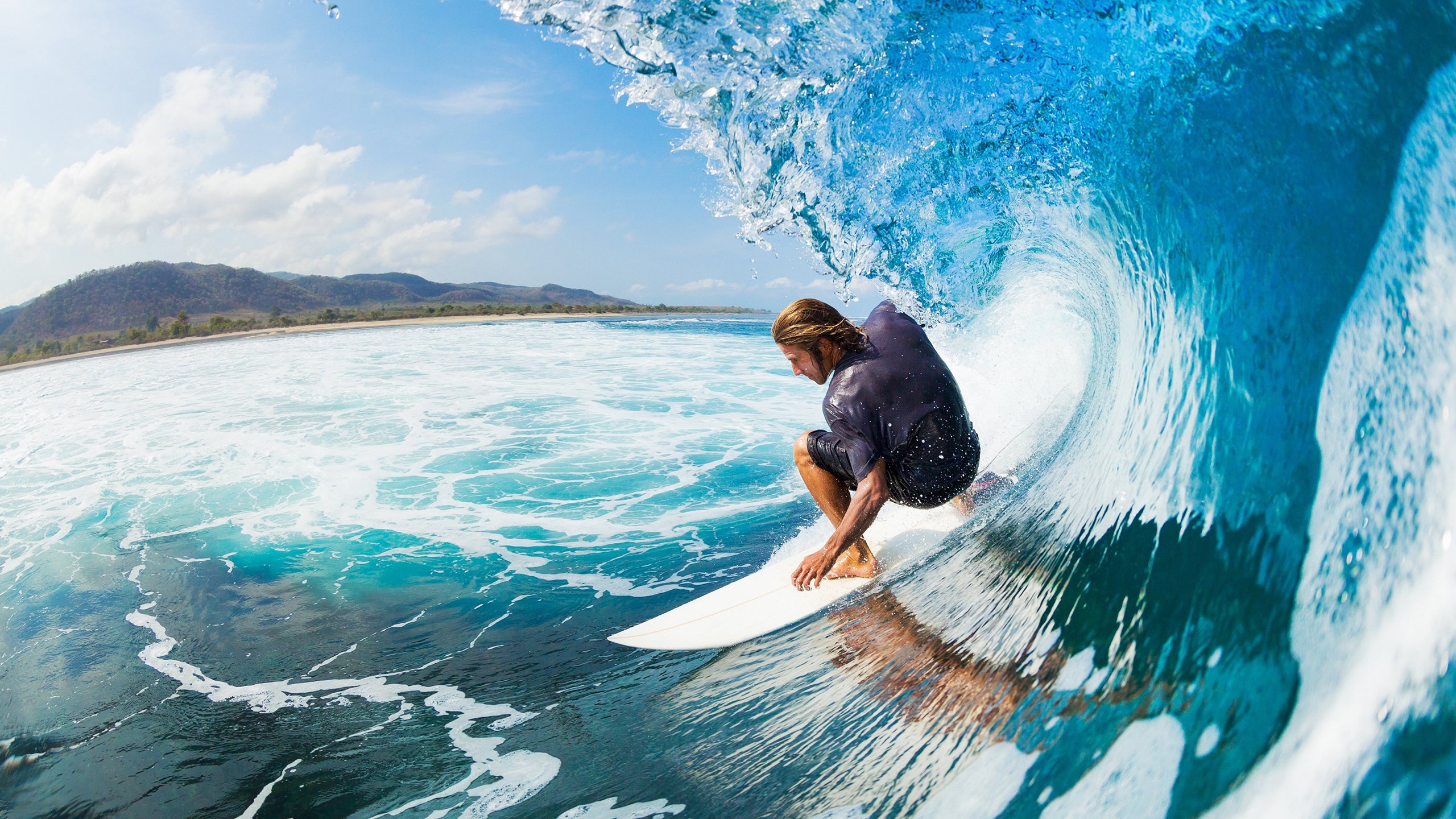 “天灾挑战:暴雨雪雹中的赛场勇士”,雪暴灾害